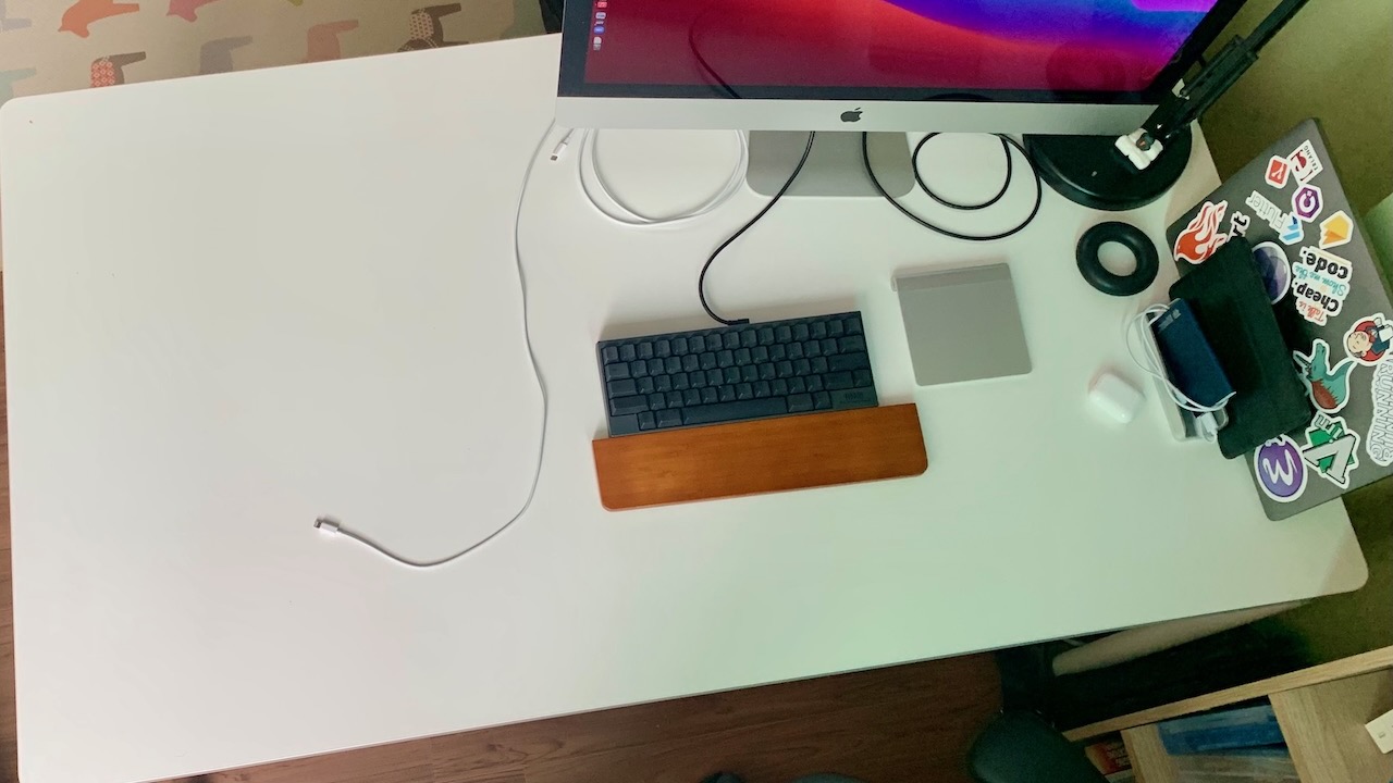 두닷 콰트로 에어 데스크 1400x800 사용 후기